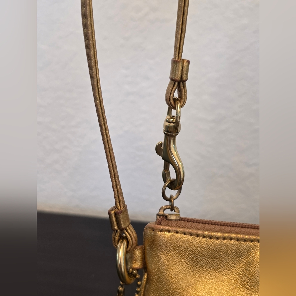 Coach Metallic Leather Gold Wristlet Clutch With Hot Pink Interior - Picture 3 of 10